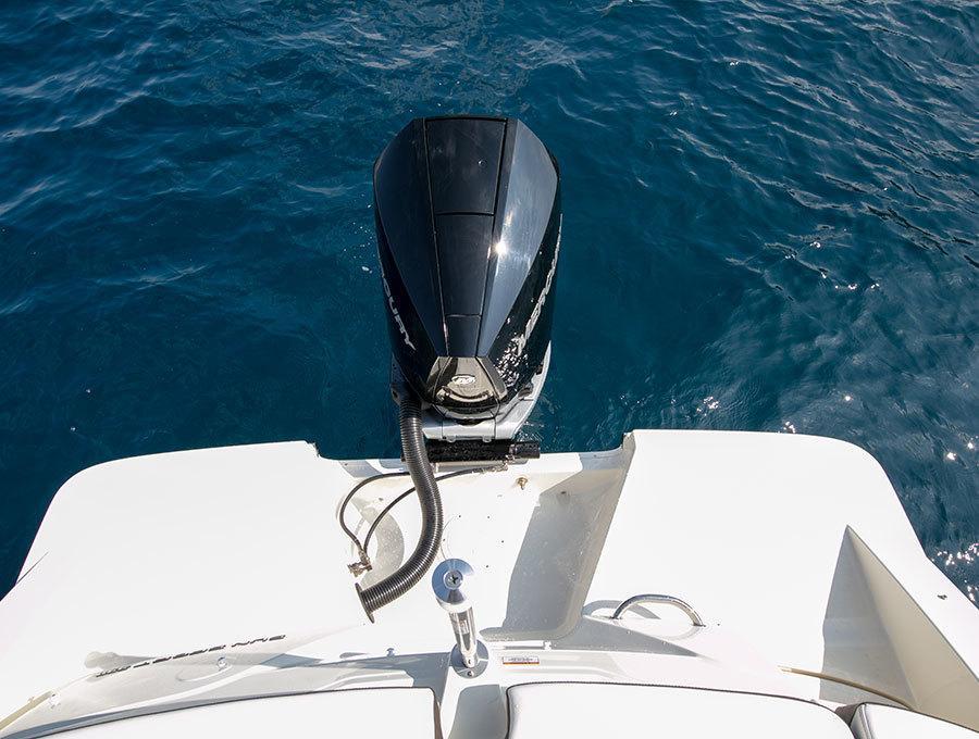 Sea Ray Sunsport 230 OB