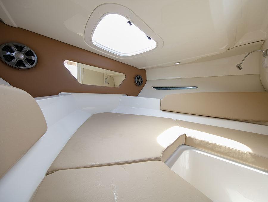 Sea Ray Sunsport 230 OB