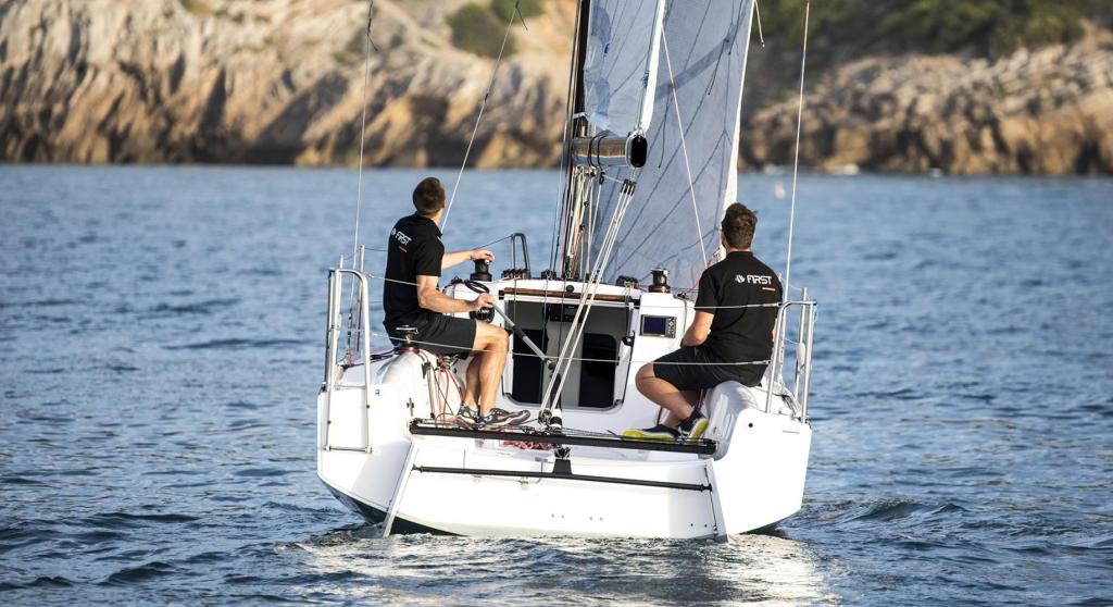 Beneteau First 27