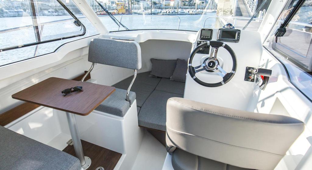 Beneteau Antares 6