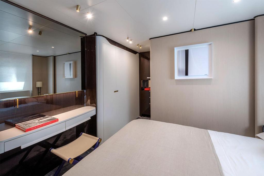 Azimut Grande 32