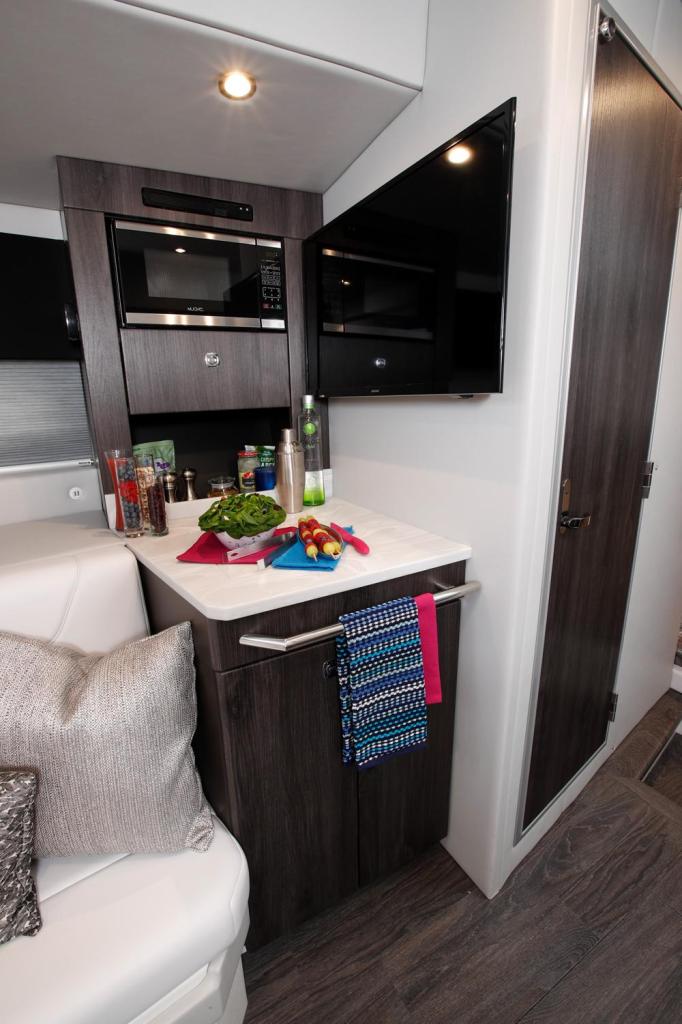 Formula 380 Super Sport Crossover