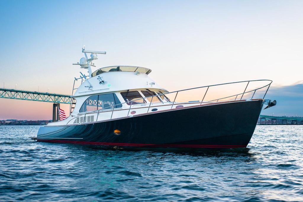 Hinckley Talaria 48 MK II