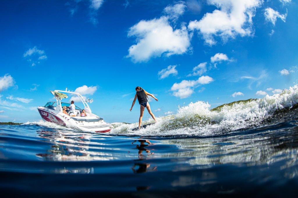 Chaparral 23 SURF