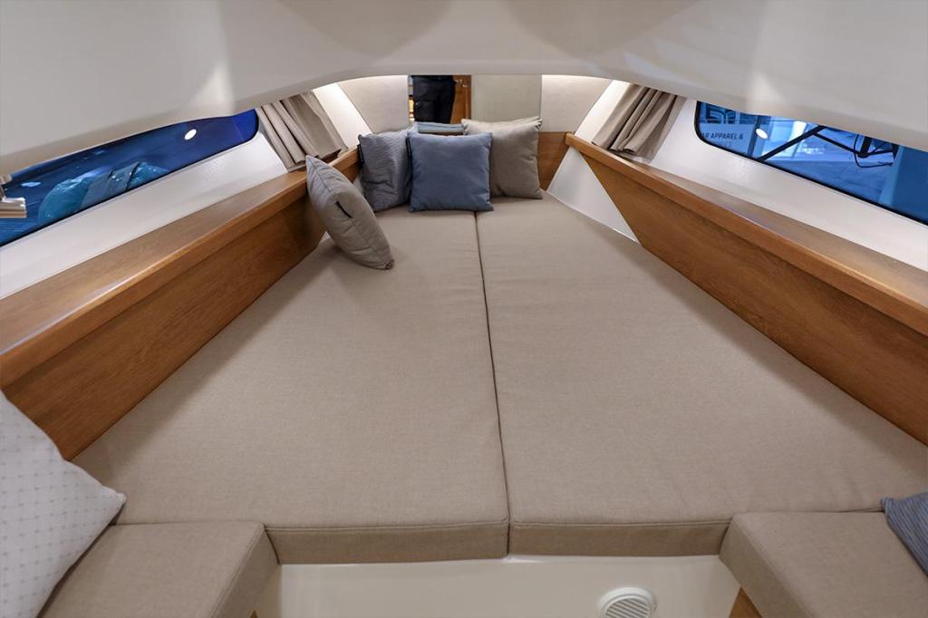 Nimbus Tender 11
