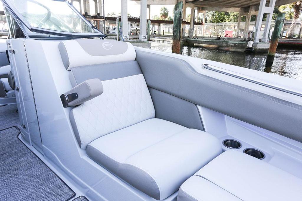 Crownline Bowrider 290 SS