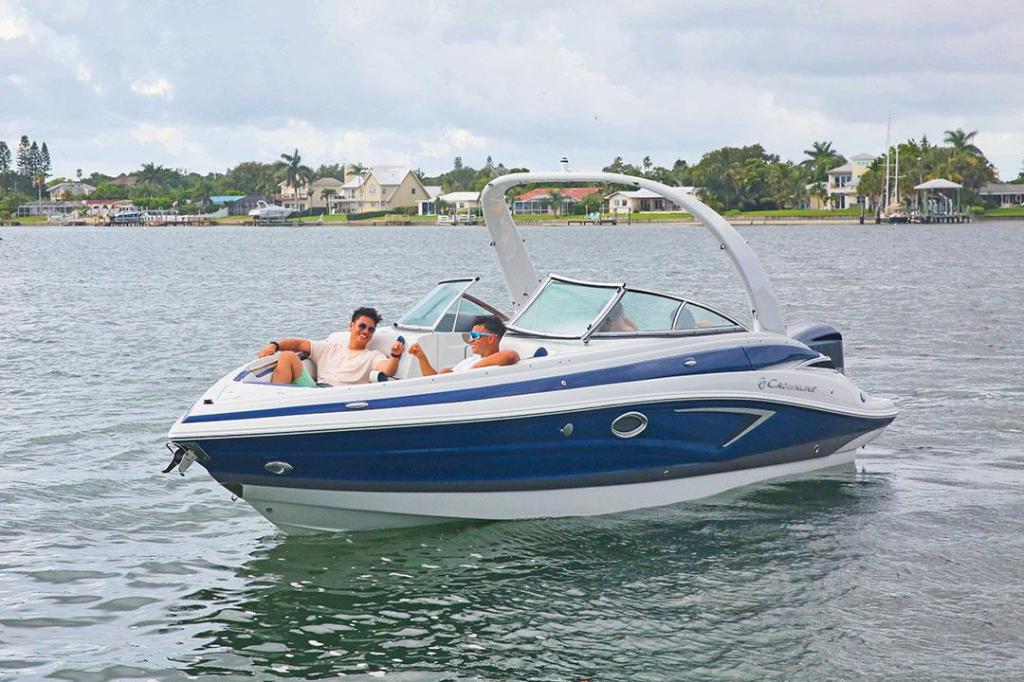 Crownline Cross Sport 270 XSS