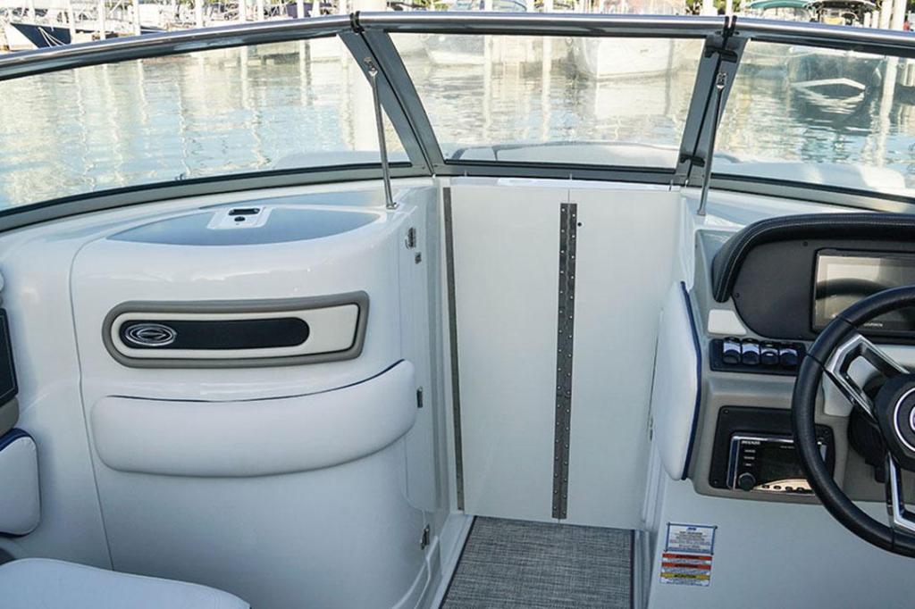 Crownline Cross Sport 270 XSS