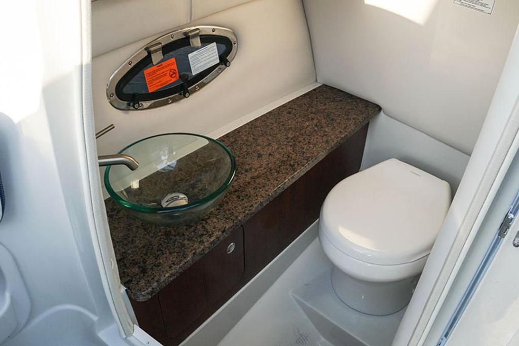 Crownline Cross Sport 270 XSS