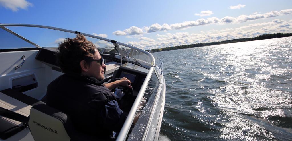 Finnmaster Bow Rider R6