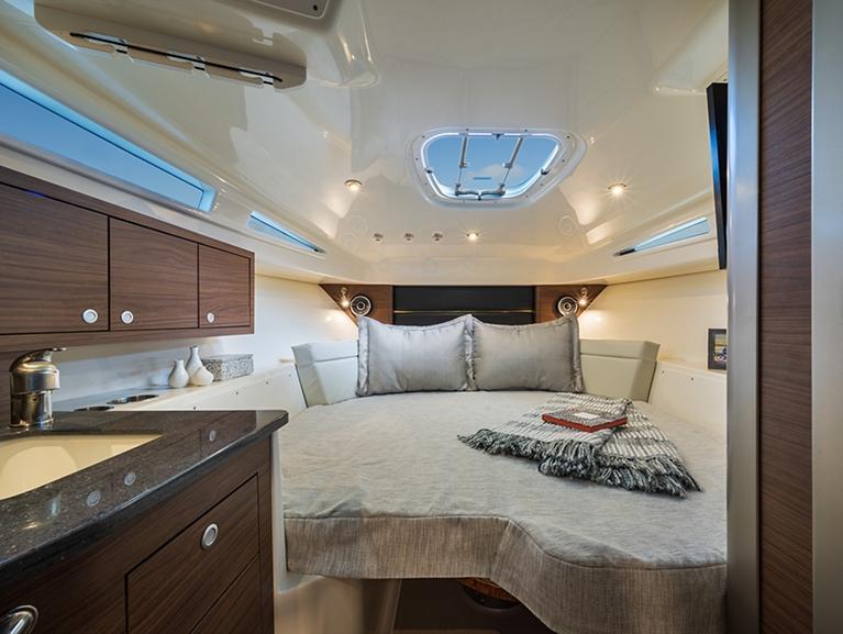 Boston Whaler 325 Conquest