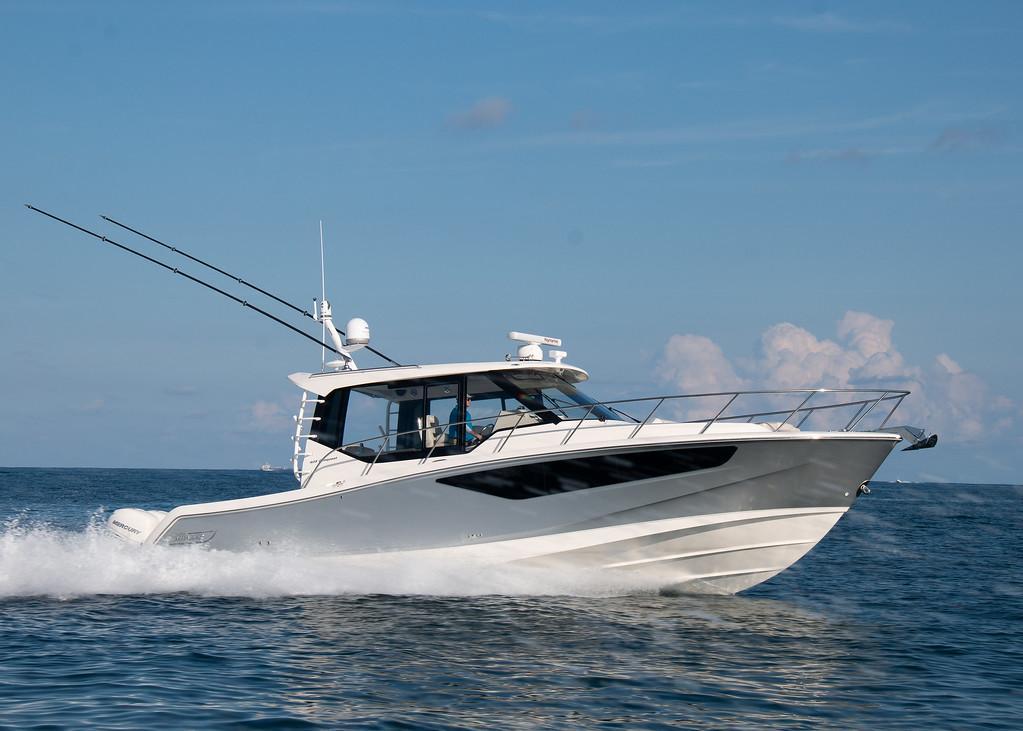 Boston Whaler 405 Conquest