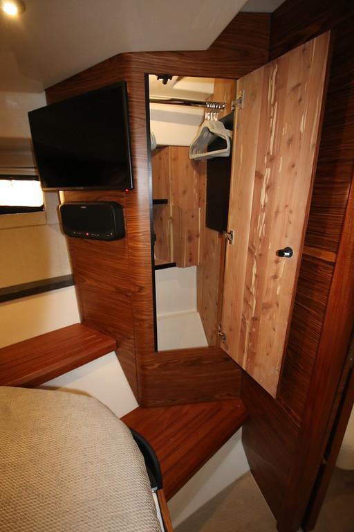 Boston Whaler 405 Conquest