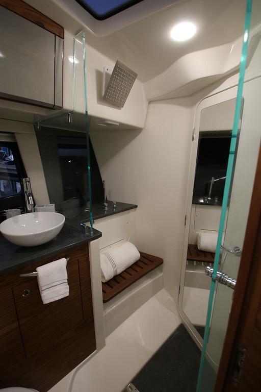 Boston Whaler 405 Conquest