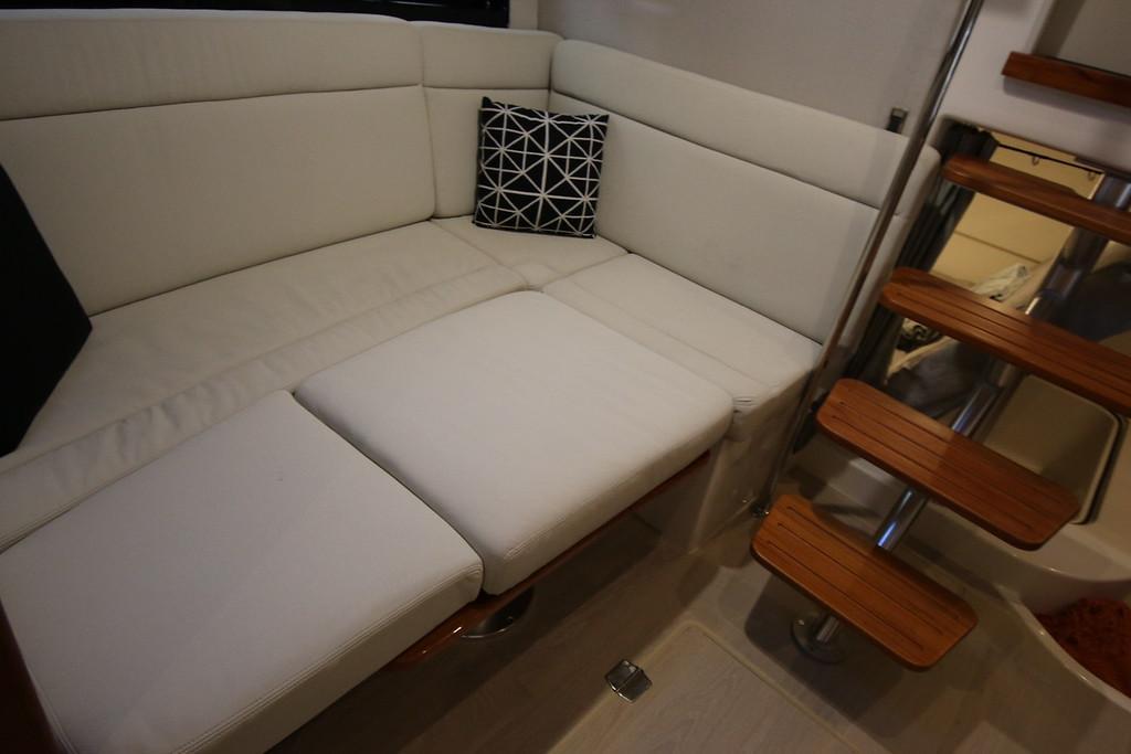 Boston Whaler 405 Conquest