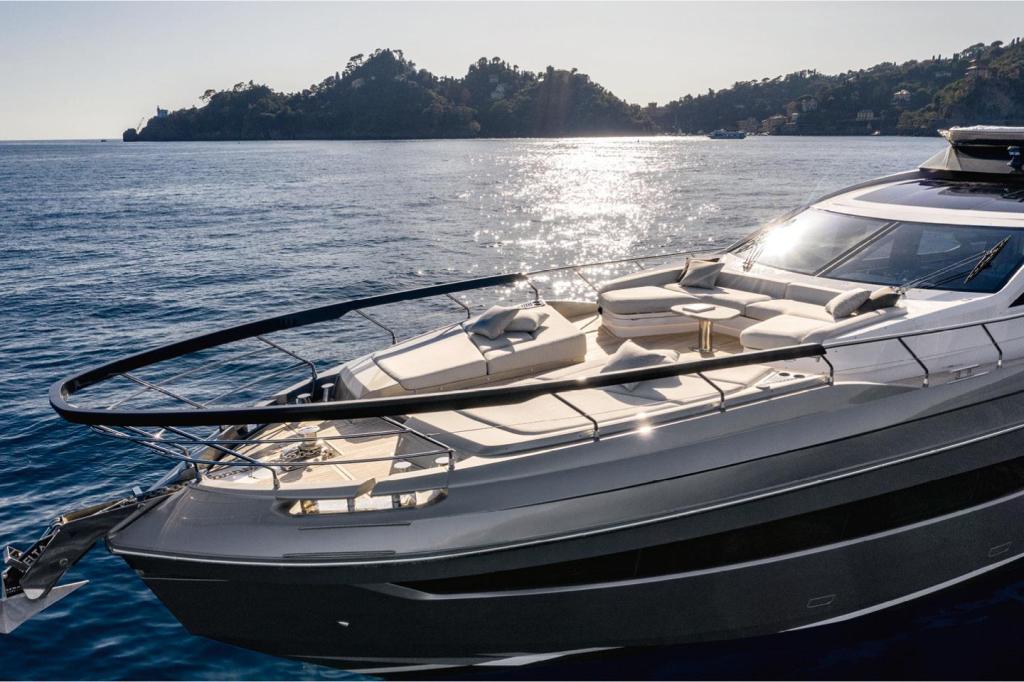 Azimut S8