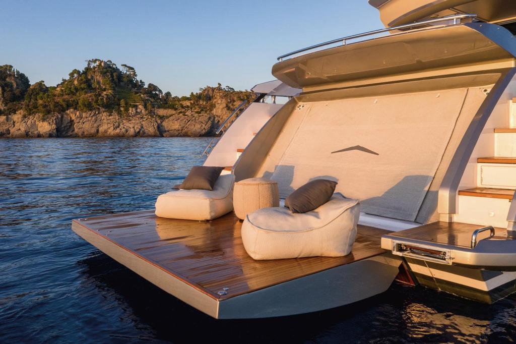 Azimut S8