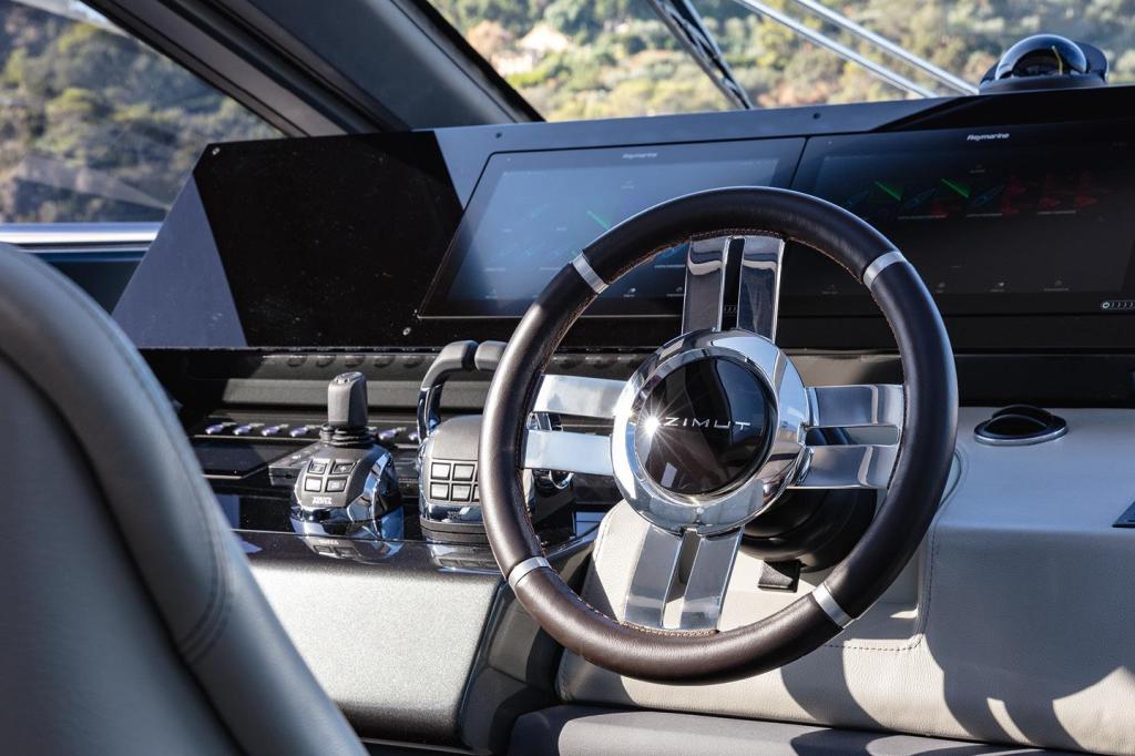 Azimut S8