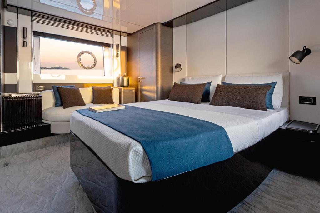 Azimut S8