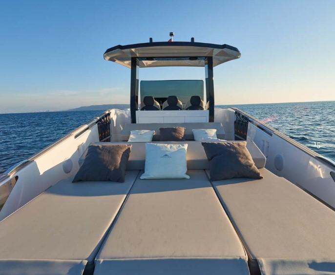 Astondoa 377 Coupe Outboard