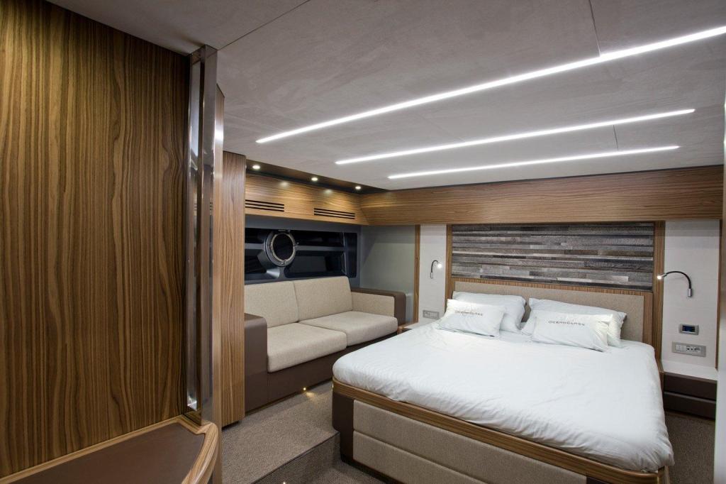 Greenline OceanClass 68 Fly