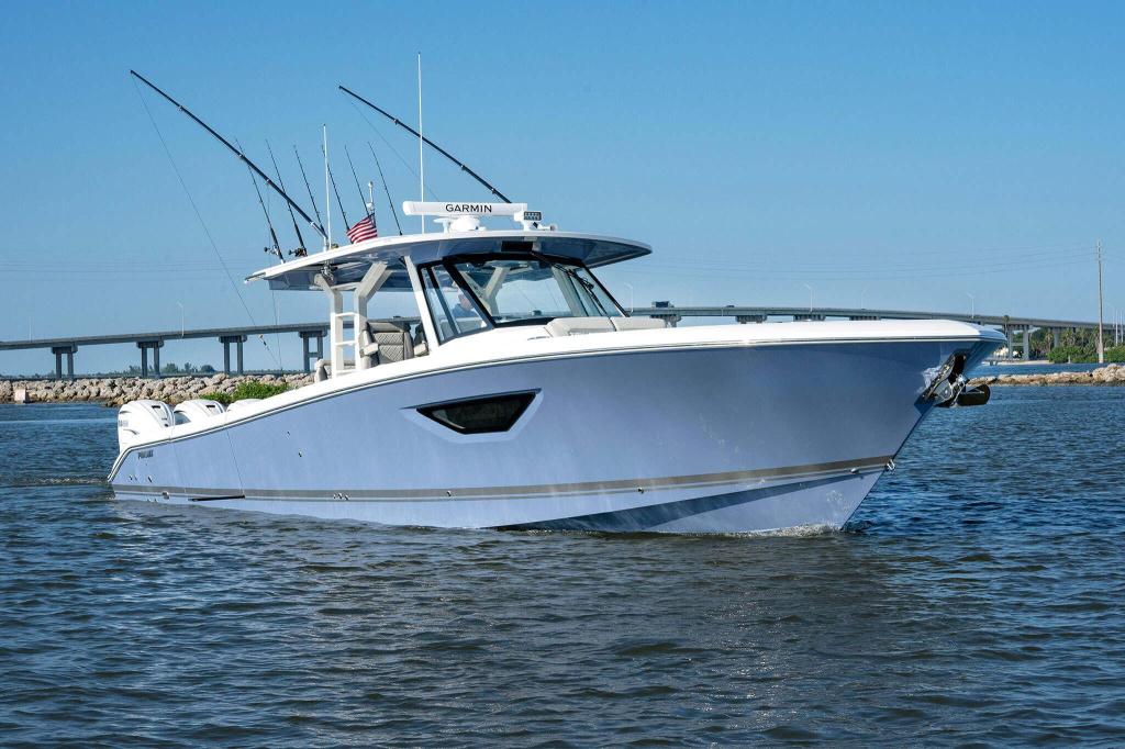 Pursuit Sport S 428