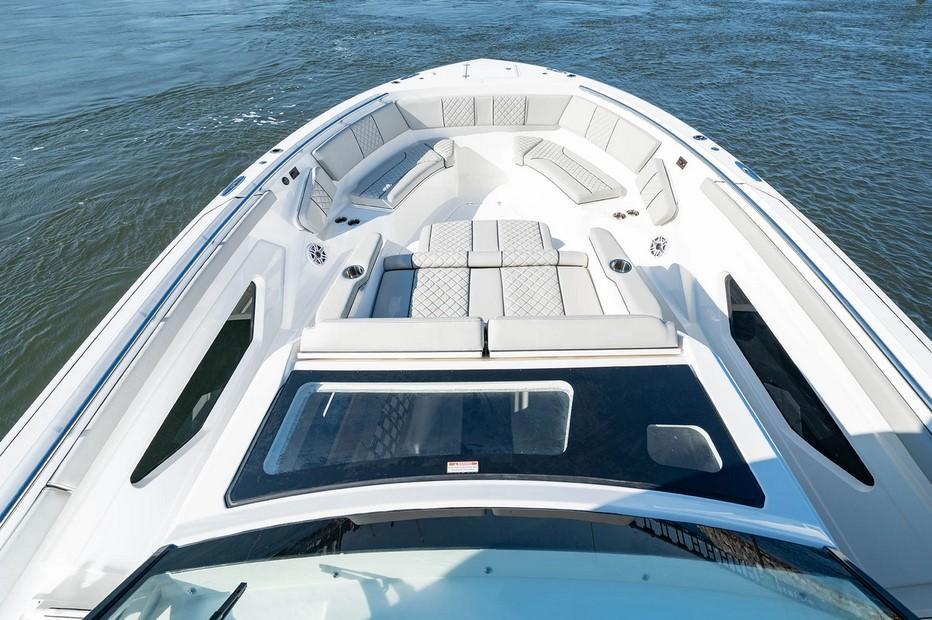 Pursuit Sport S 428