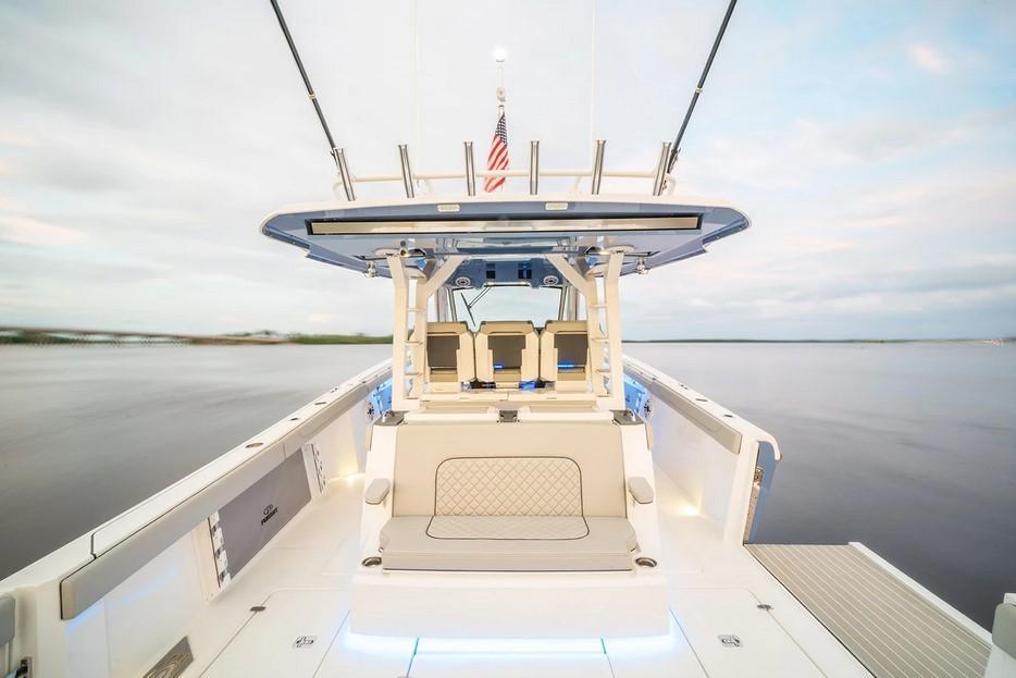 Pursuit Sport S 428