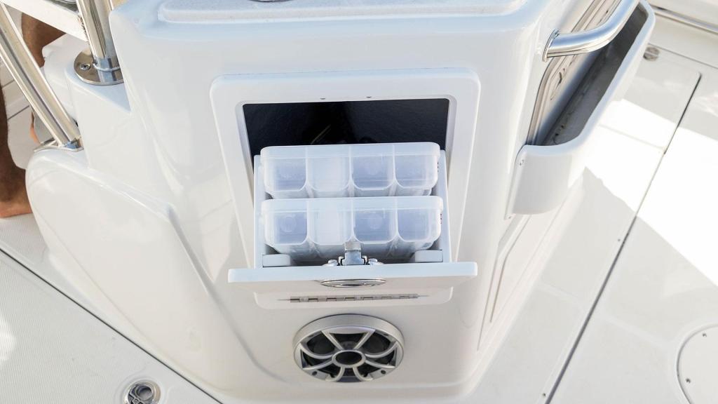 Crownline Finseeker 220 CC