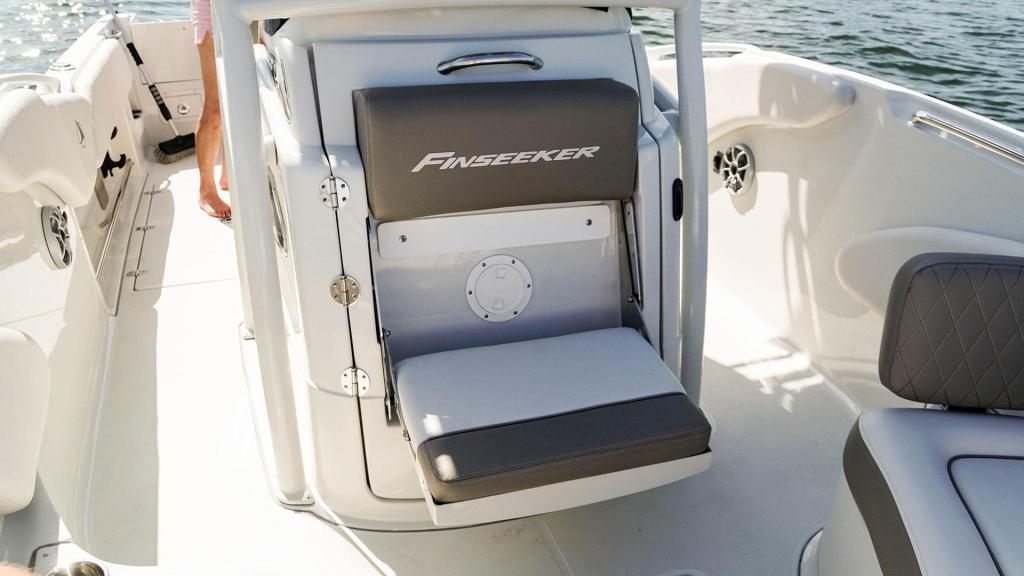 Crownline Finseeker 220 CC