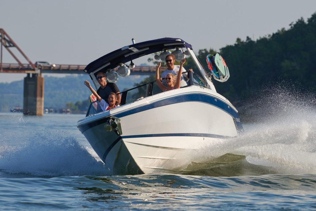 Cobalt Surf R8