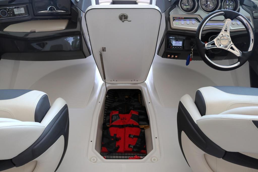 Monterey 215 SS
