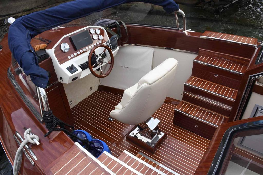 A. Mostes Taxi Boat 28