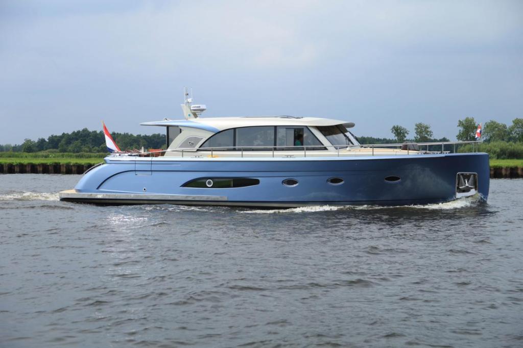 Holterman 54 Commander