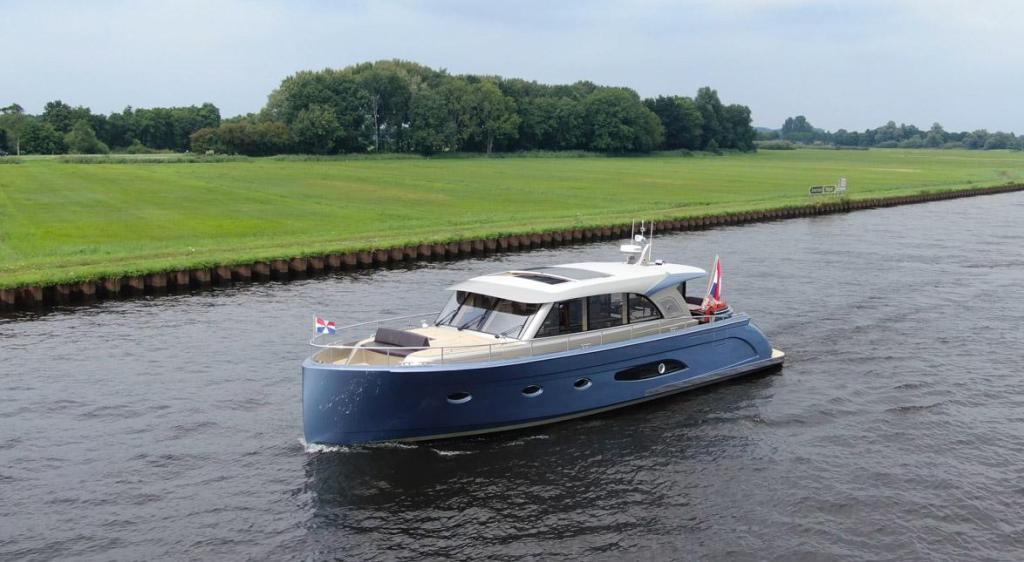 Holterman 54 Commander
