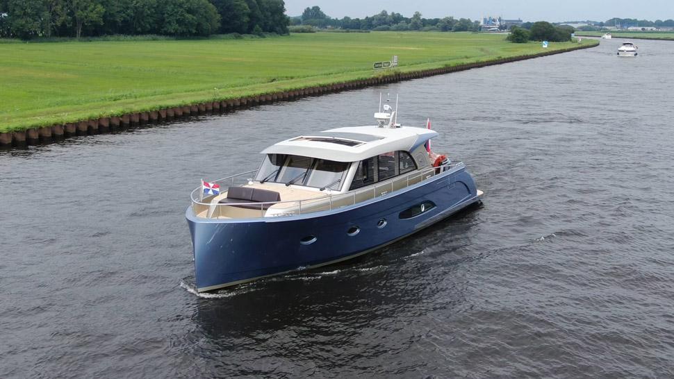 Holterman 54 Commander