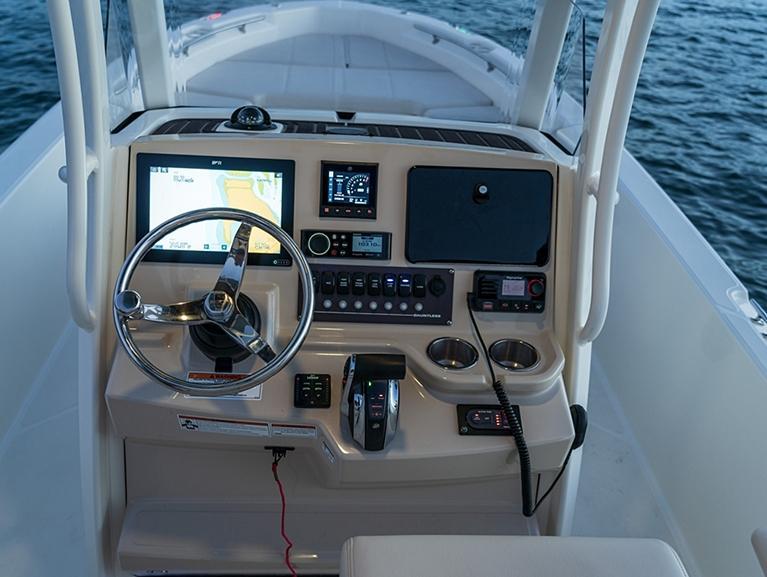 Boston Whaler 250 Dauntless