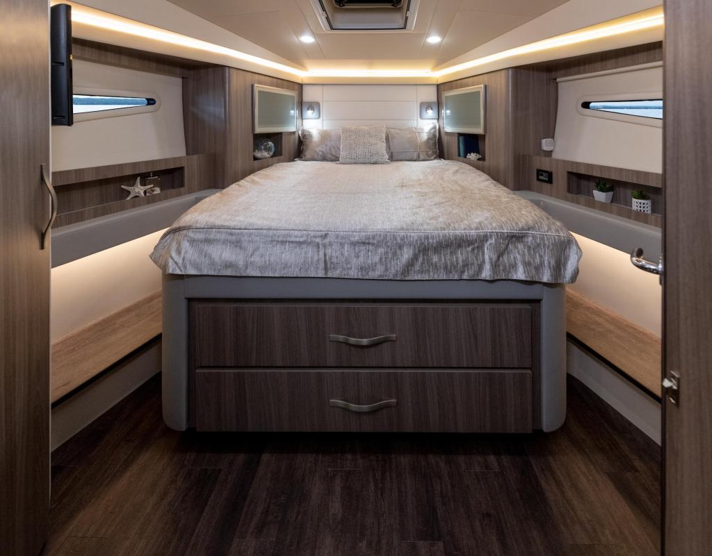 Regal 42 FXO