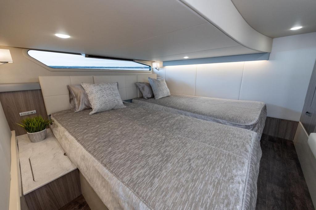 Regal 42 FXO