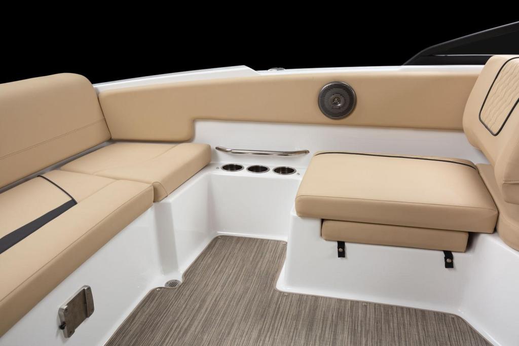Glastron GX 210