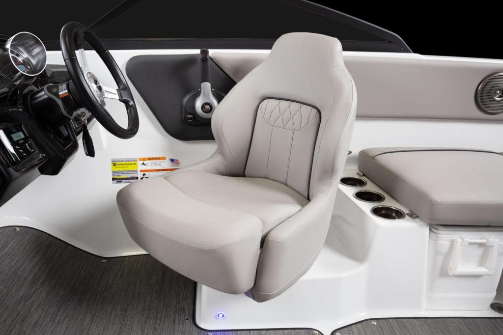 Glastron GX 215