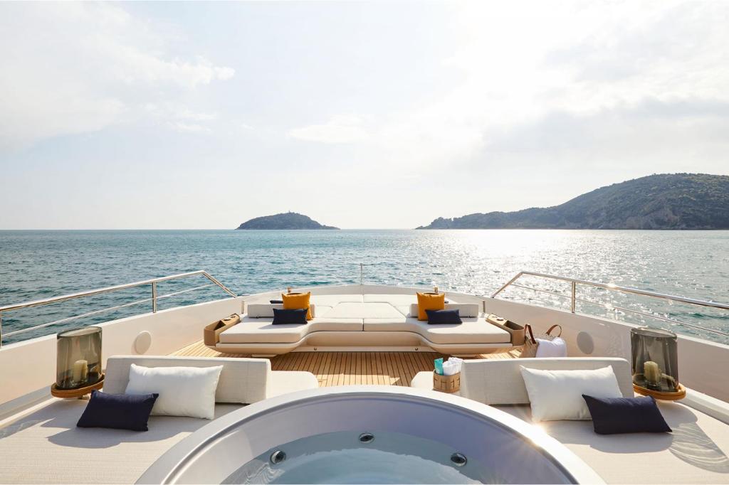 Azimut Grande TRIDECK