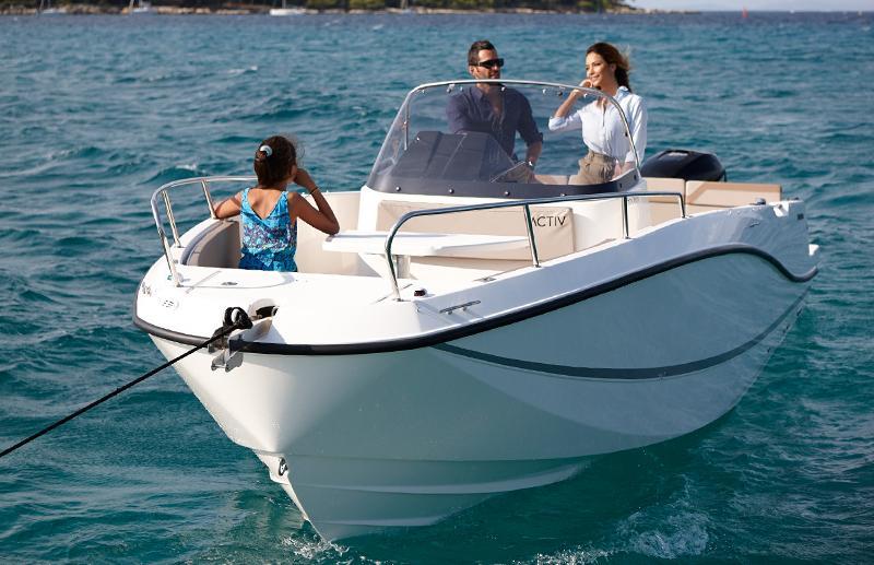 Quicksilver Activ 755 Open