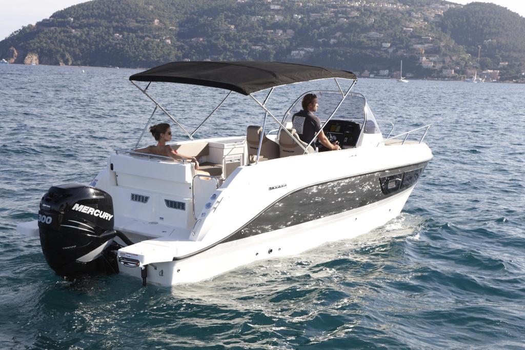 Quicksilver Activ 805 Sundeck