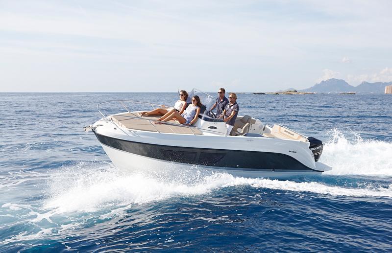 Quicksilver Activ 805 Sundeck