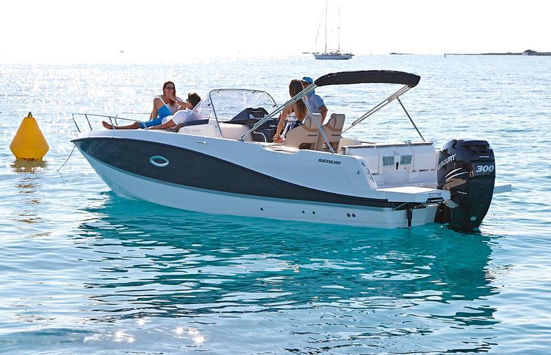 Quicksilver Activ 755 Sundeck