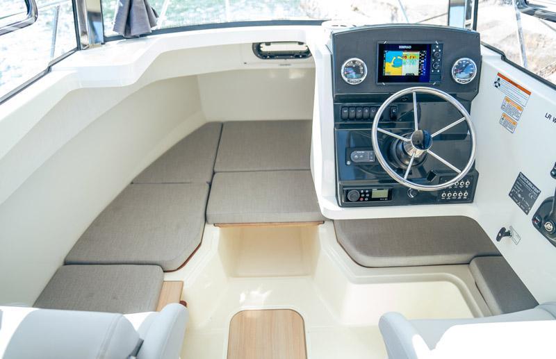 Quicksilver 625 Pilothouse