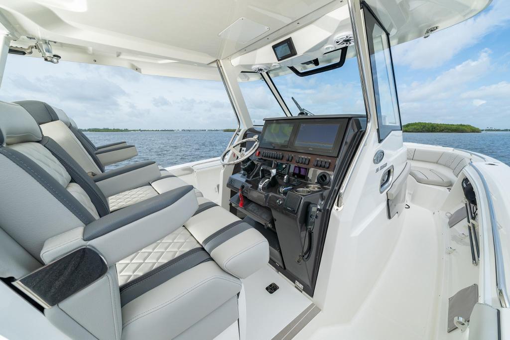 Pursuit Sport S 358