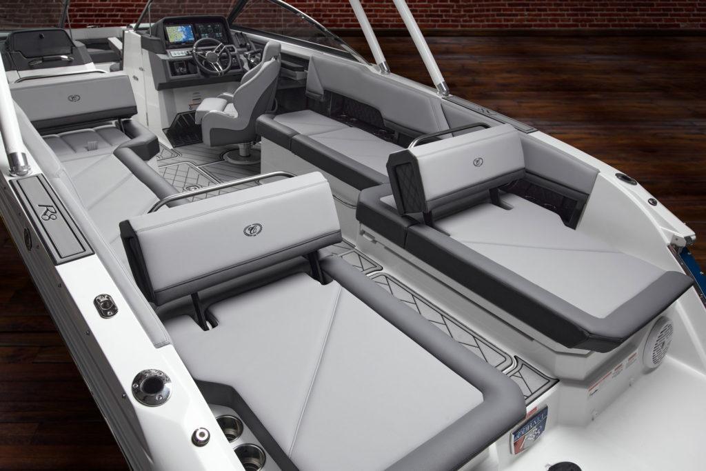 Cobalt R8 Outboard