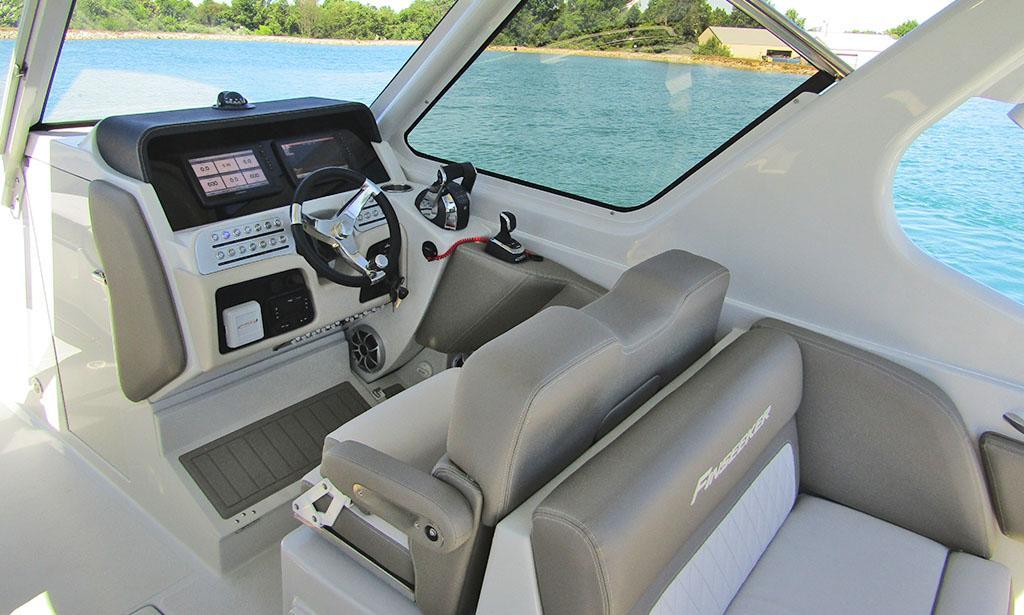 Crownline Finseeker 280 DC